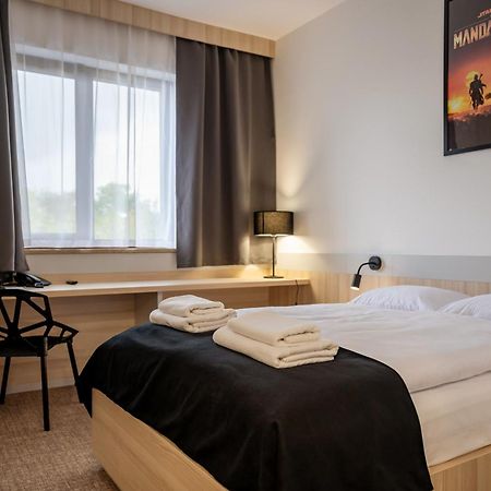 Hotel Dworski Galaktyczny Park Warzymice 외부 사진