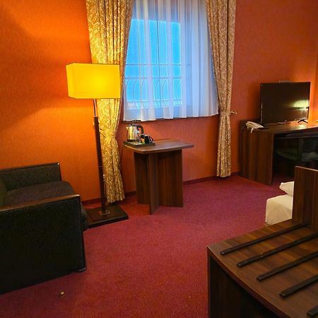 Hotel Dworski Galaktyczny Park Warzymice 외부 사진