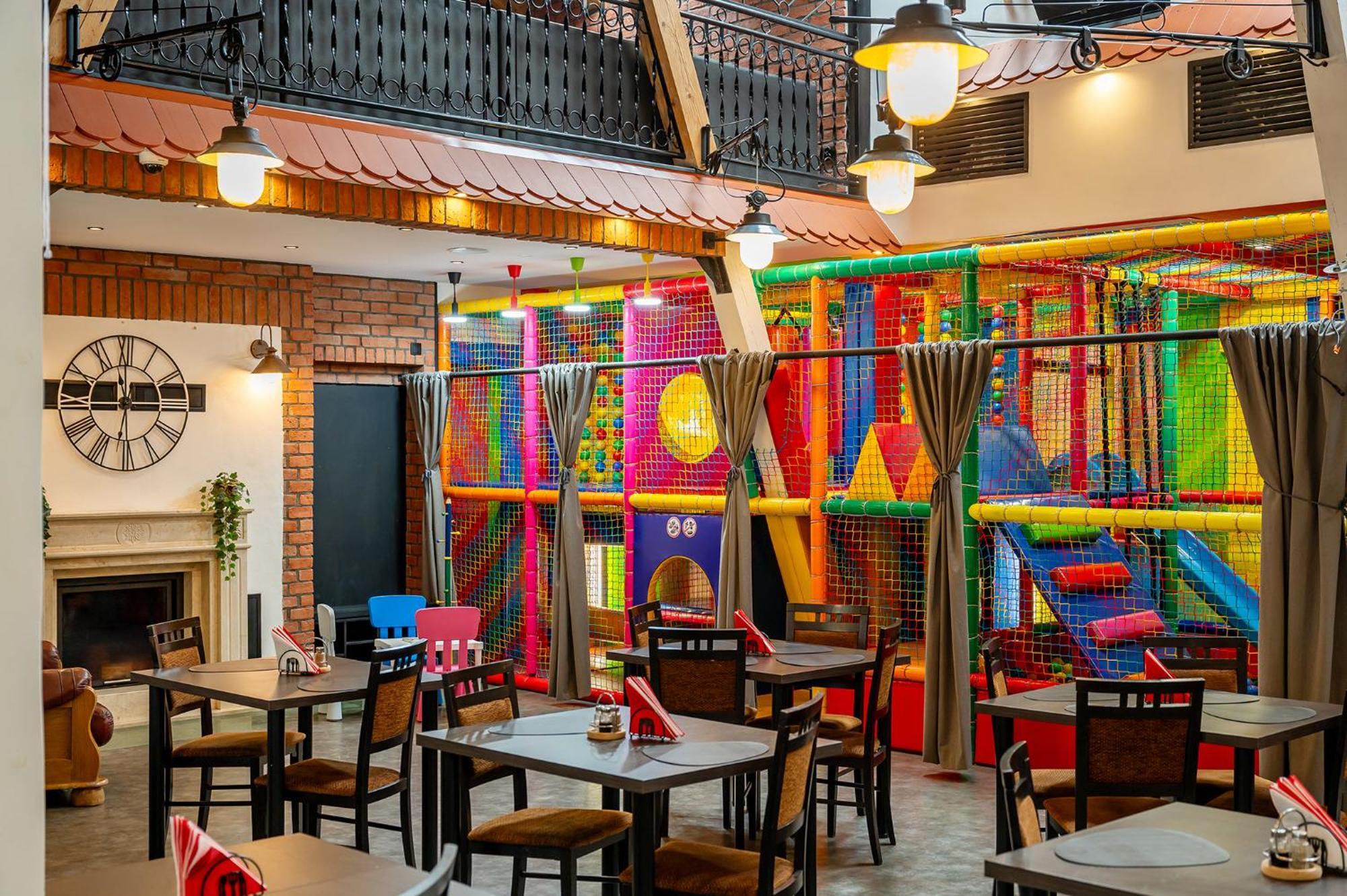 Hotel Dworski Galaktyczny Park Warzymice 외부 사진
