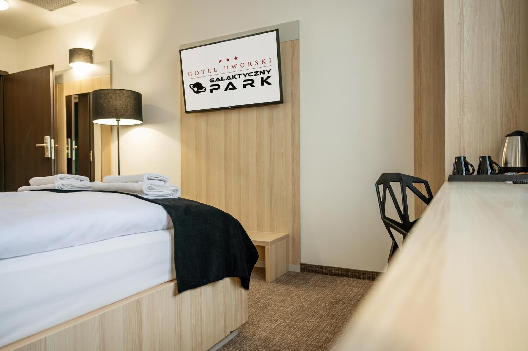 Hotel Dworski Galaktyczny Park Warzymice 외부 사진