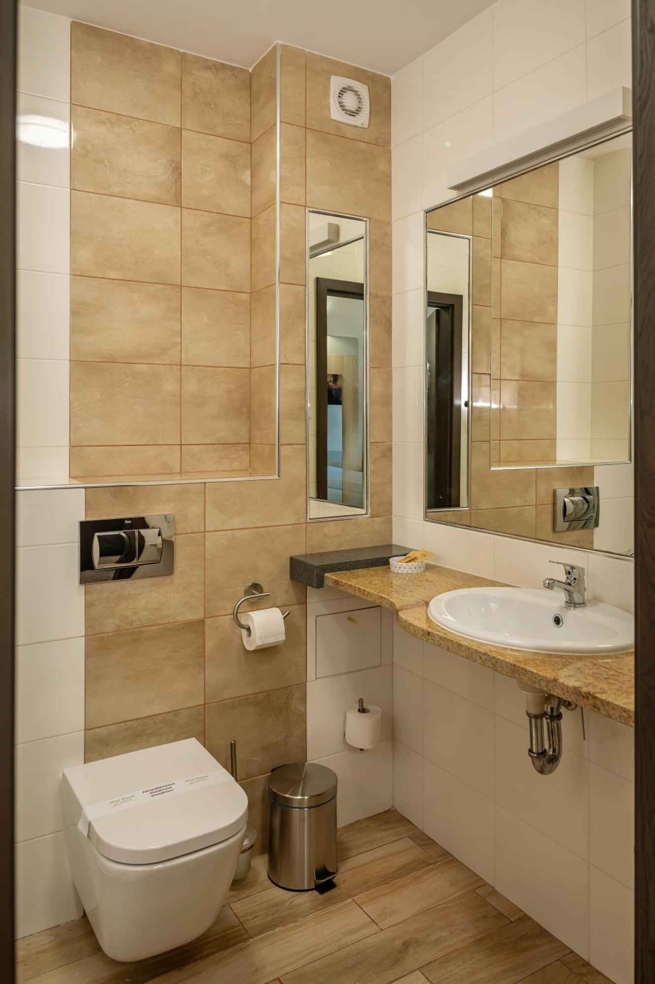 Hotel Dworski Galaktyczny Park Warzymice 외부 사진