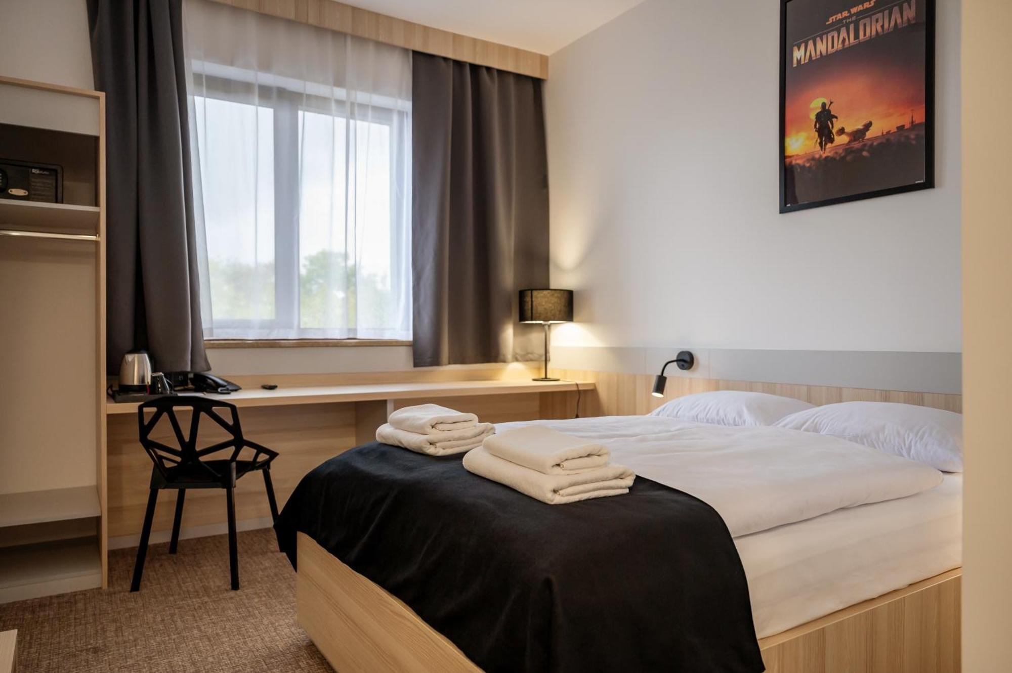 Hotel Dworski Galaktyczny Park Warzymice 외부 사진