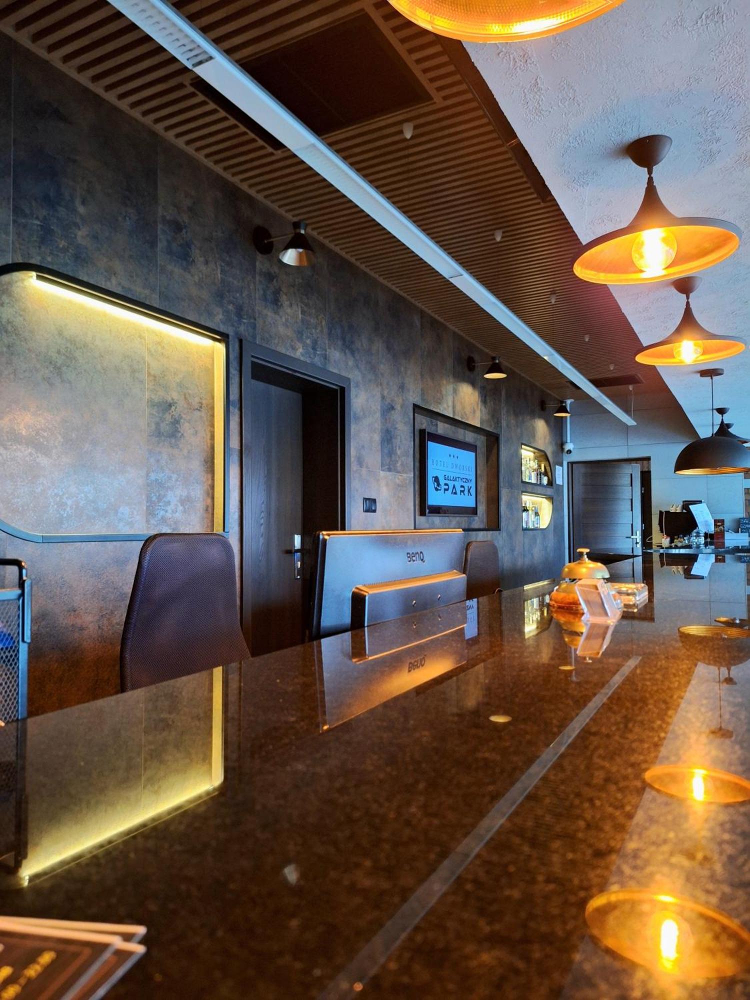 Hotel Dworski Galaktyczny Park Warzymice 외부 사진