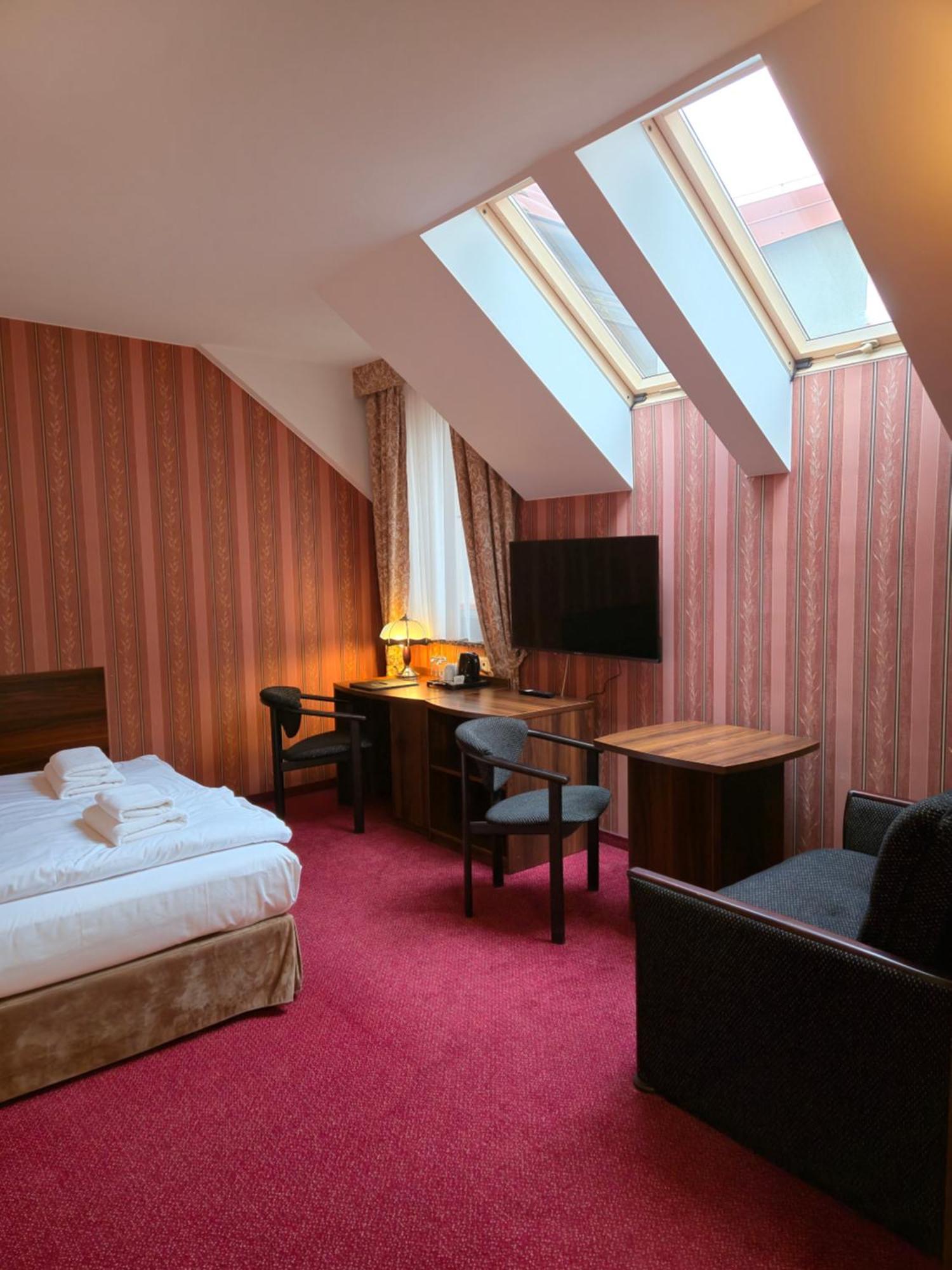 Hotel Dworski Galaktyczny Park Warzymice 외부 사진