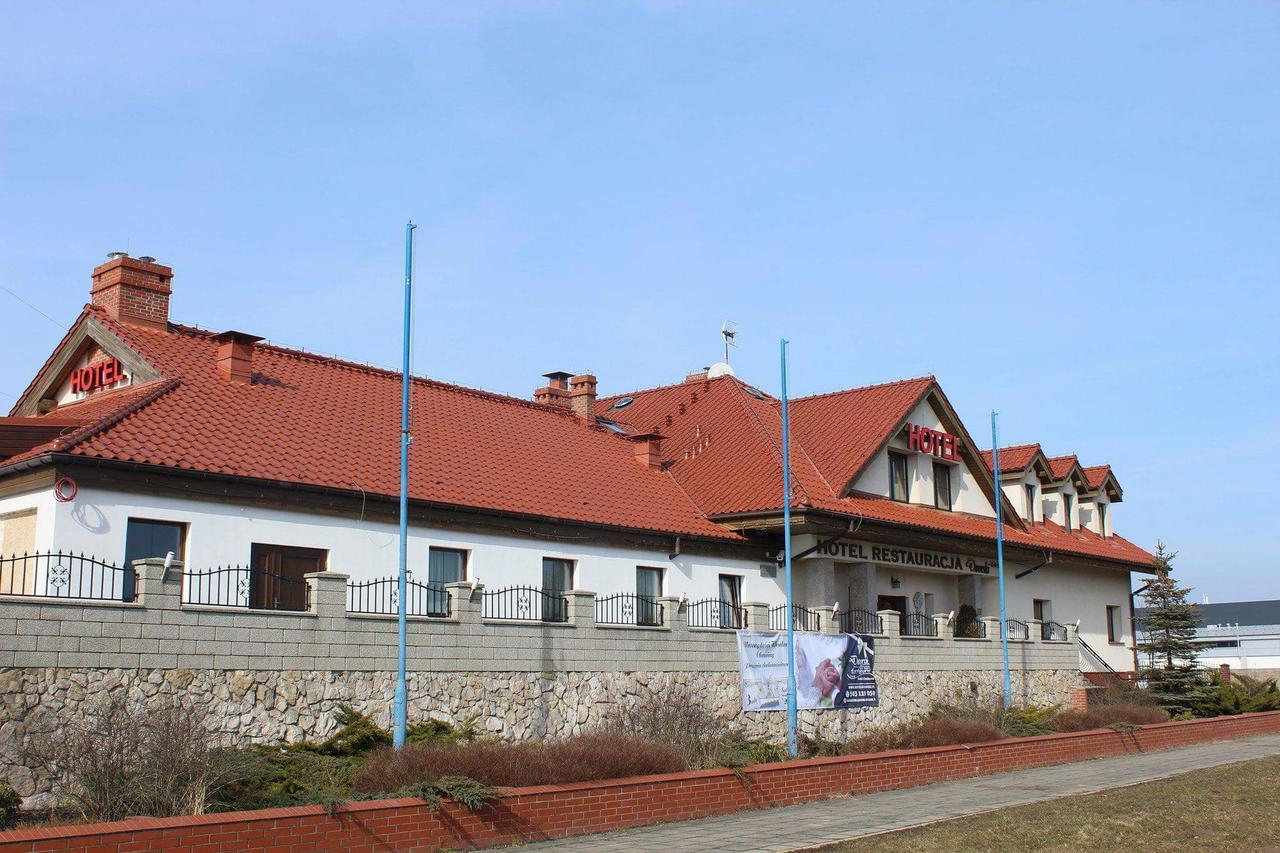 Hotel Dworski Galaktyczny Park Warzymice 외부 사진